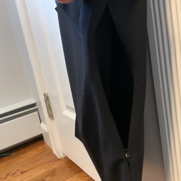 Black scoop neck sleeveless top size small. Bust 34 - Picture 4 of 6